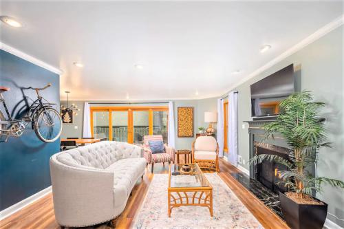 111 River Drive